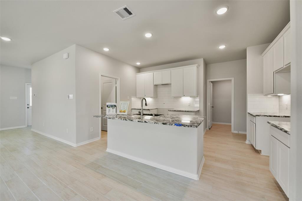 2556 Newport Breeze Drive, Katy, Texas image 12