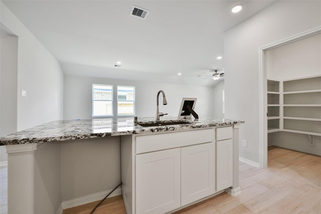 2556 Newport Breeze Drive, Katy, Texas image 17