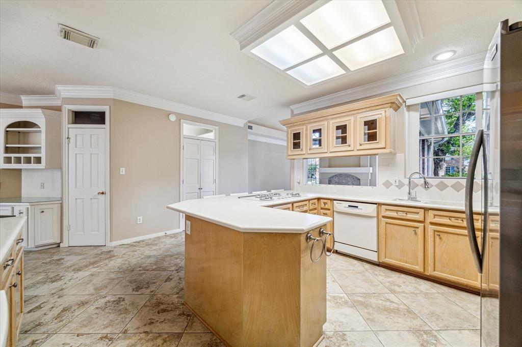 5610 Lofty Magnolia Court, Kingwood, Texas image 11