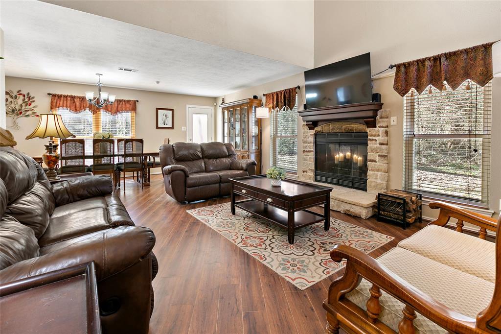 4460 Woodpeckers Grove, Cleveland, Texas image 6