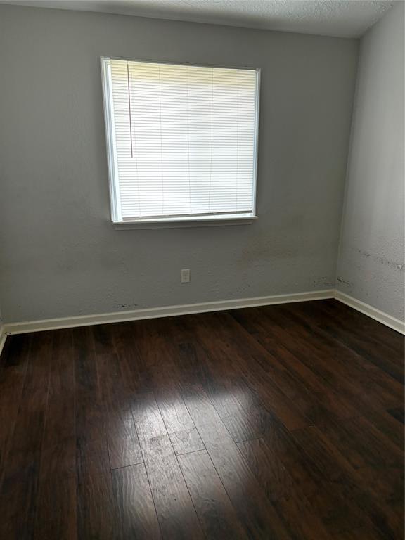 3672 N County Road 144 Road, Alvin, Texas image 11