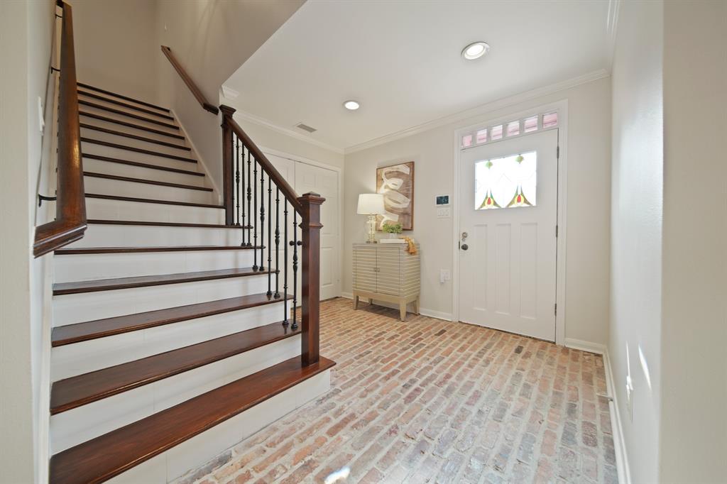 2200 Potomac Drive