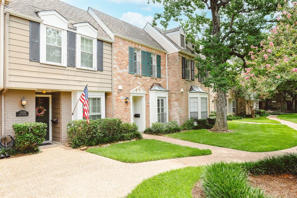 Photo 3 of 26 of 13226 Trail Hollow Drive townhome