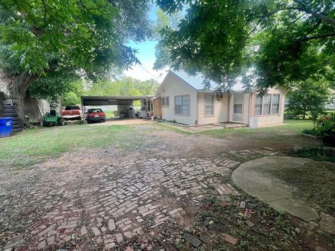 A home in Crockett