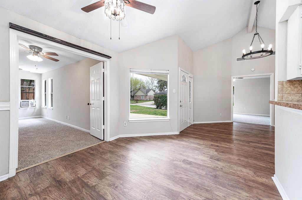 915 W Primrose Meadows Circle, Pearland, Texas image 11