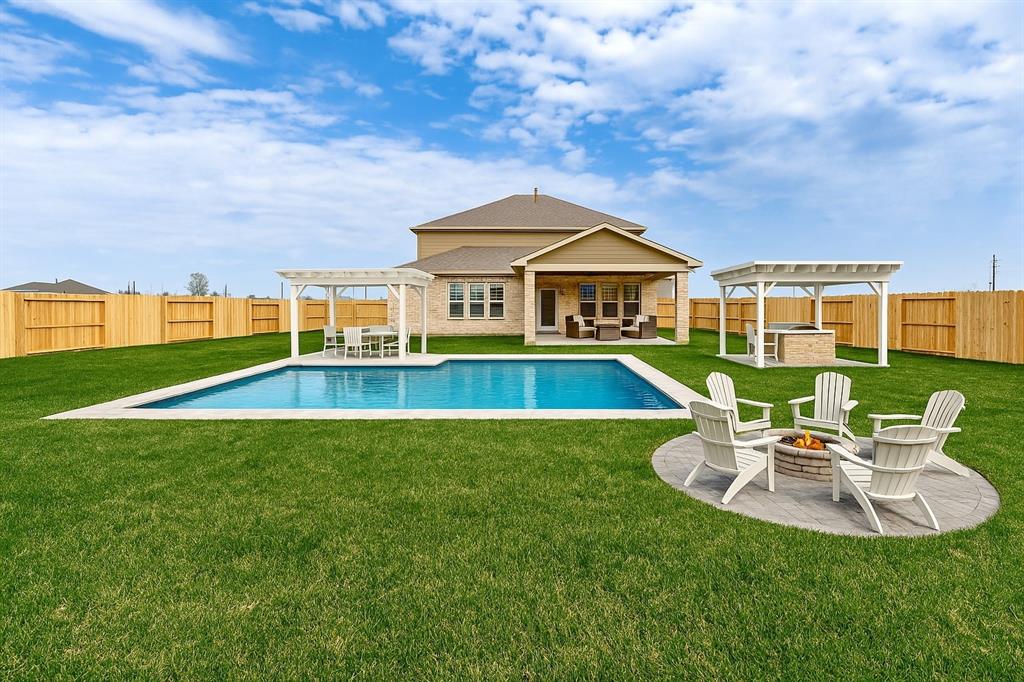 416 Kendall Crest Drive, Alvin, Texas image 2