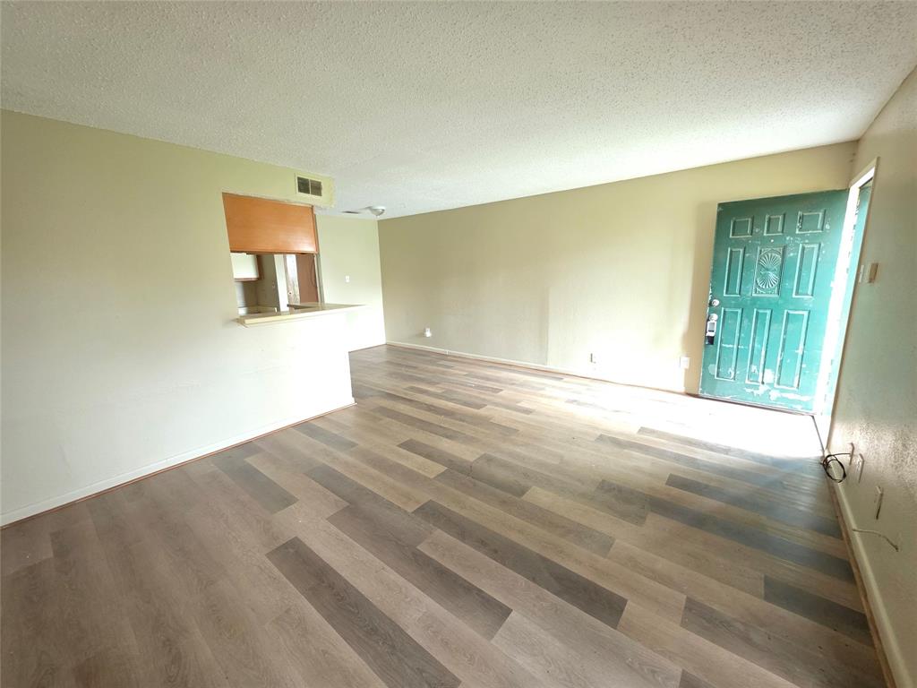 7402 Alabonson Road #401, Houston, Texas image 2