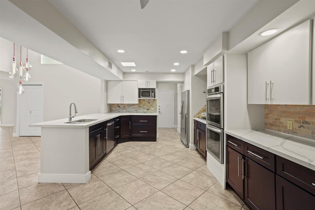 5521 Shadow Crest Street, Houston, Texas image 12