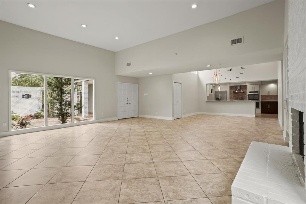 5521 Shadow Crest Street, Houston, Texas image 8