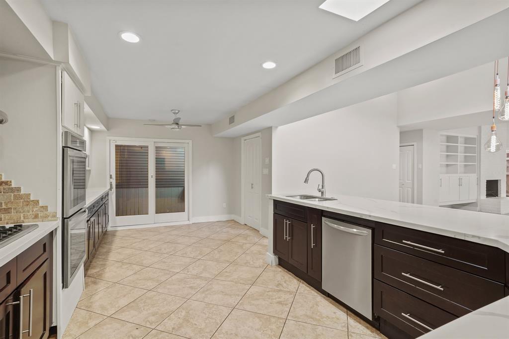 5521 Shadow Crest Street, Houston, Texas image 13