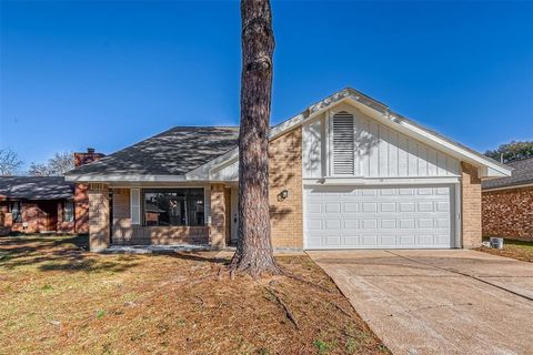 Single Family Residence in Katy TX 1306 Valley Landing Drive.jpg