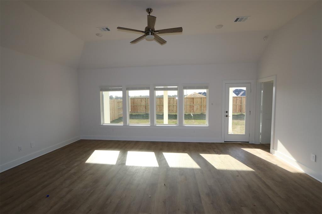 21407 Villa Spruce Lane, Tomball, Texas image 3