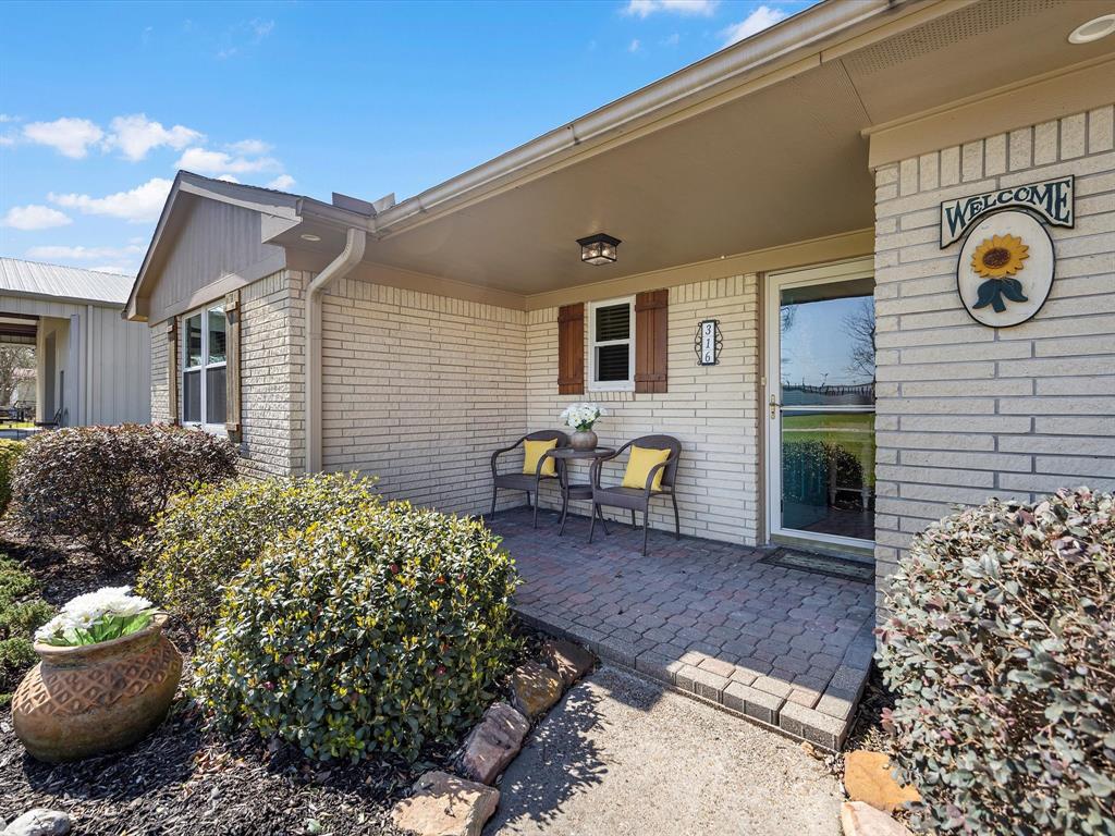 316 N Magnolia Street, Highlands, Texas image 3
