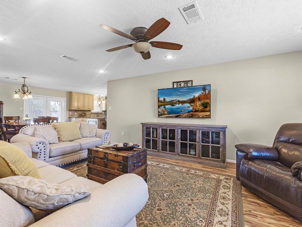316 N Magnolia Street, Highlands, Texas image 5