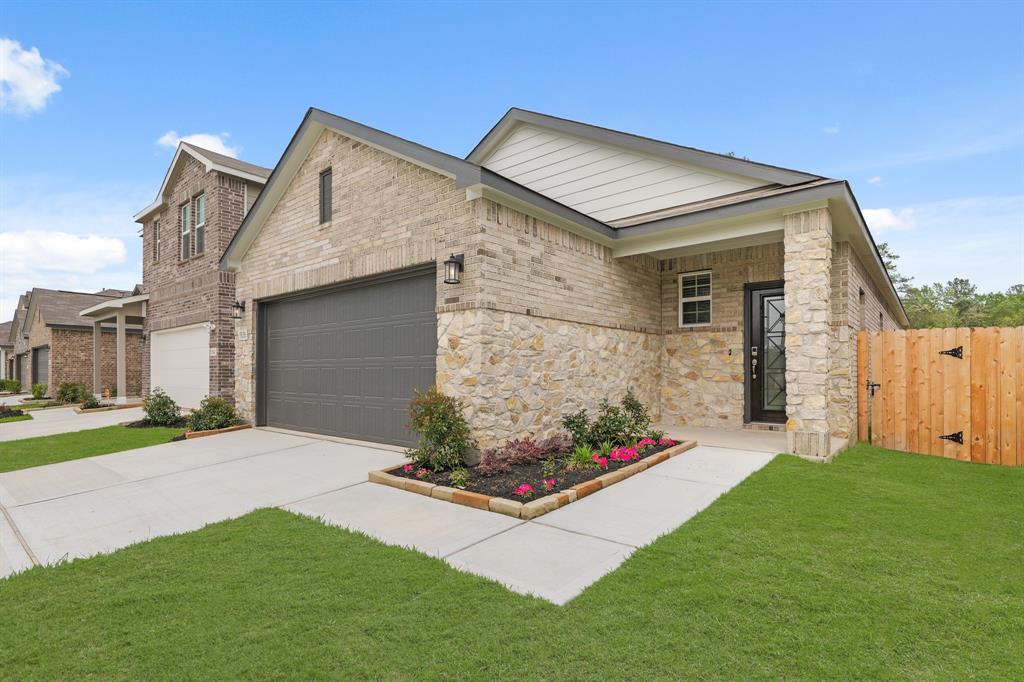 117 Alset Circle, Magnolia, Texas image 2