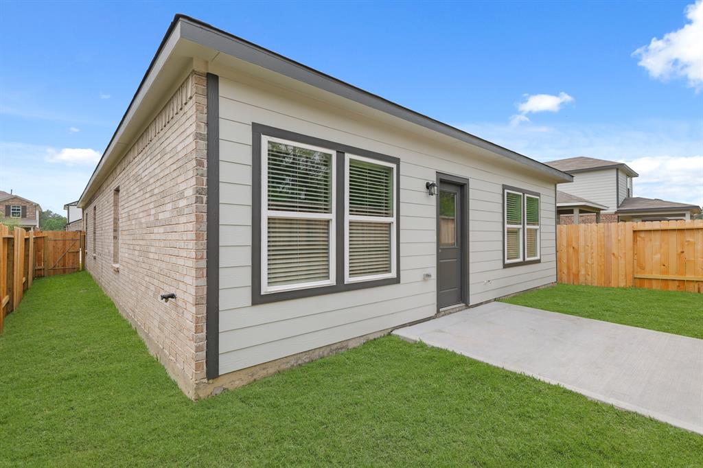 117 Alset Circle, Magnolia, Texas image 9