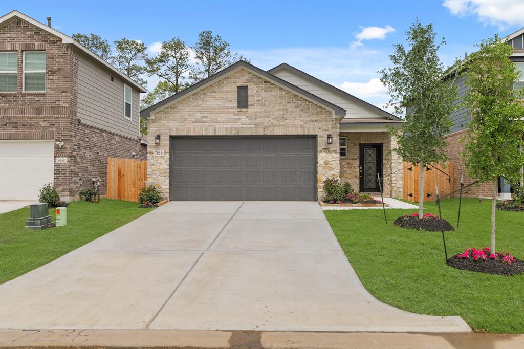 117 Alset Circle, Magnolia, Texas image 1