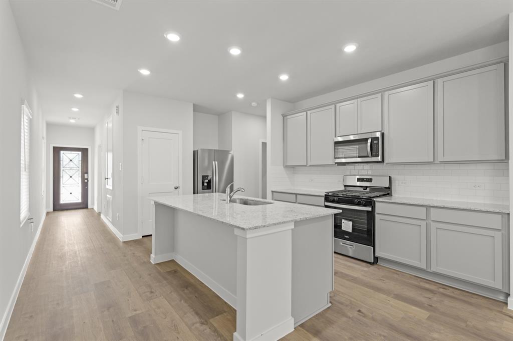 117 Alset Circle, Magnolia, Texas image 3