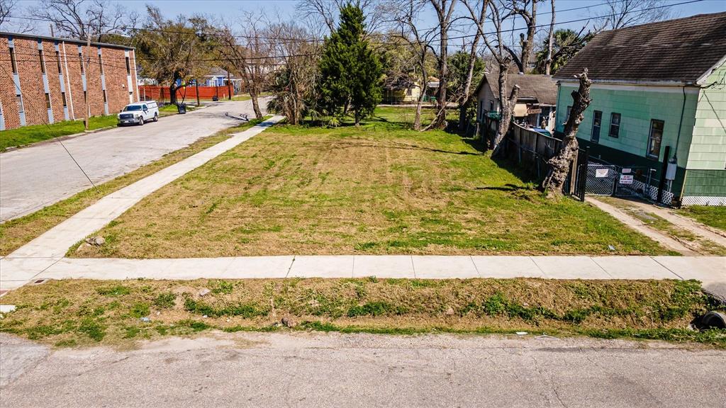 1724 Common Street, Houston, Texas image 2
