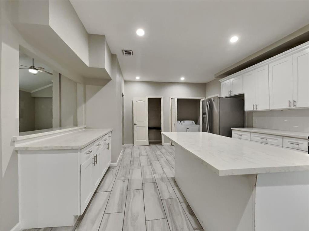 911 Bayou River Drive, Houston, Texas image 7