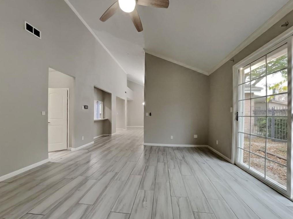 911 Bayou River Drive, Houston, Texas image 6