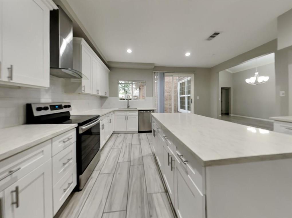 911 Bayou River Drive, Houston, Texas image 10