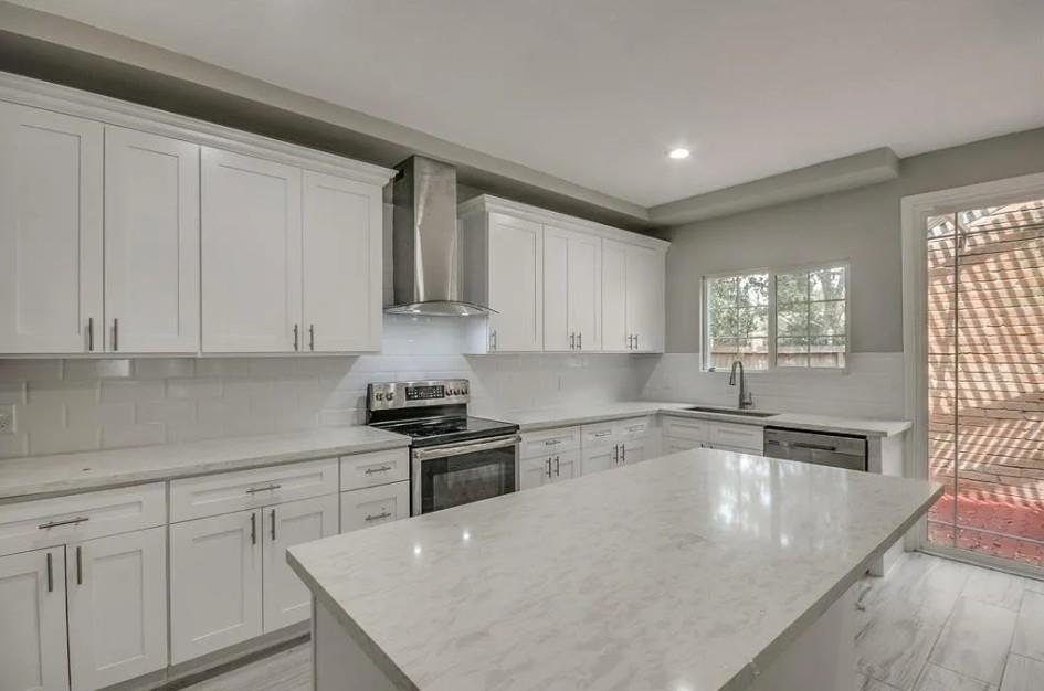 911 Bayou River Drive, Houston, Texas image 11