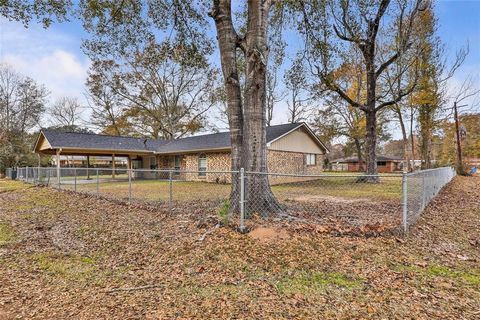 Single Family Residence in Cleveland TX 109 County Road 339.jpg