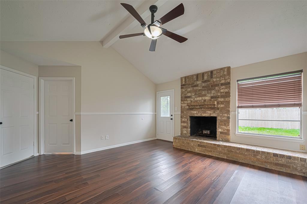 17210 Glenoaks Drive, Conroe, Texas image 8