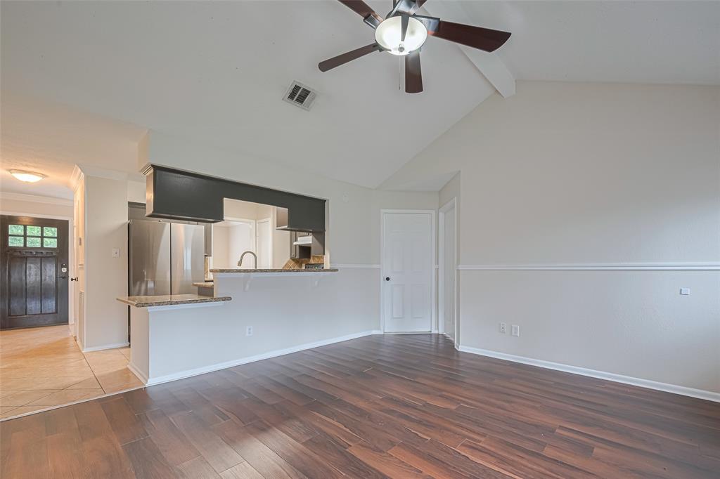 17210 Glenoaks Drive, Conroe, Texas image 4
