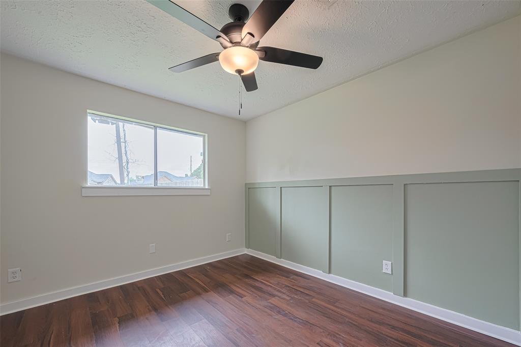 17210 Glenoaks Drive, Conroe, Texas image 11