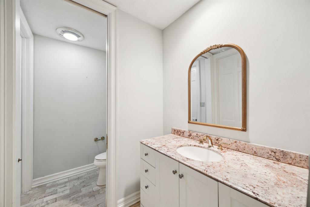 8800 Woodway Drive #15, Houston, Texas image 24