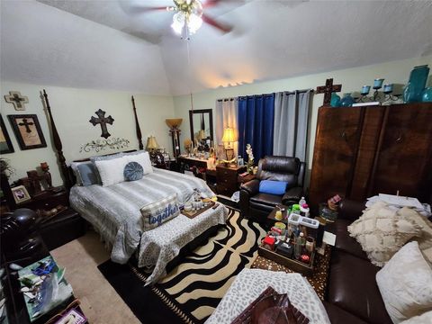 Single Family Residence in Houston TX 12822 Saibaba Drive 10.jpg