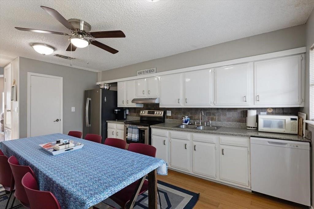 13617 Pirates Beach Boulevard, Galveston, Texas image 9