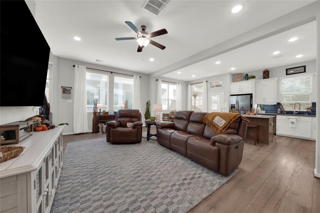 258 Biltmore Loop, Montgomery, Texas image 5
