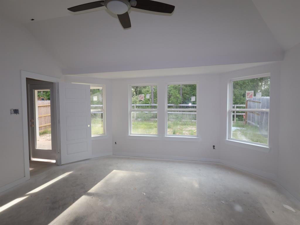 17174 Quaking Aspen Lane, New Caney, Texas image 12