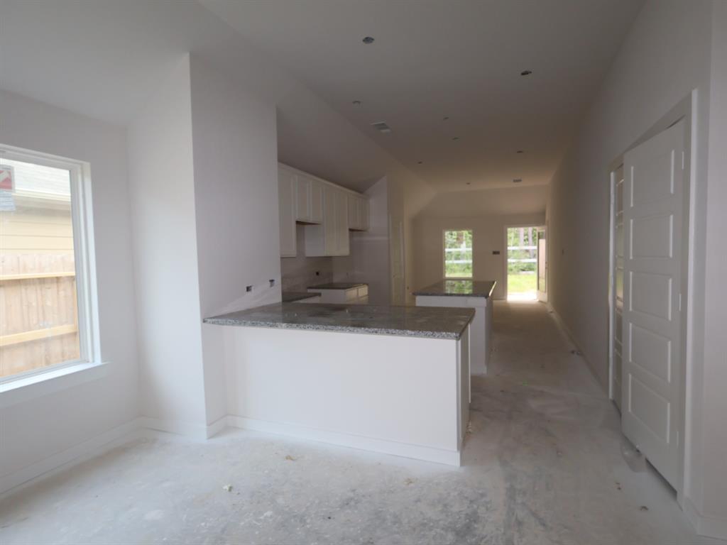 17174 Quaking Aspen Lane, New Caney, Texas image 11