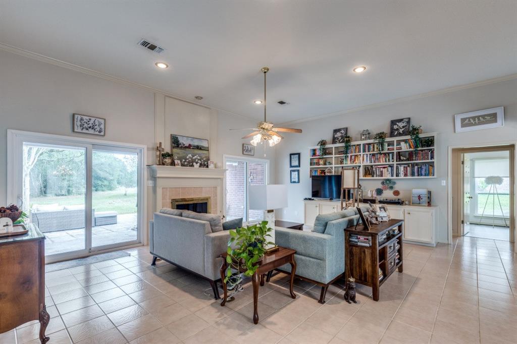 104 Douglas Drive, Bellville, Texas image 12