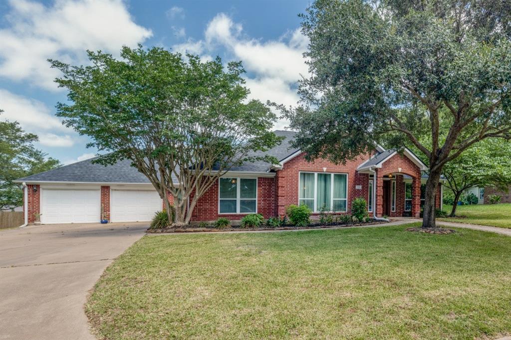 104 Douglas Drive, Bellville, Texas image 5