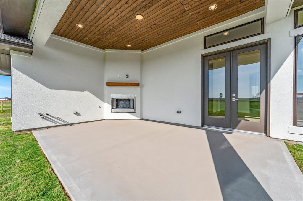 2013 Whispering Oaks Lane, Waller, Texas image 23