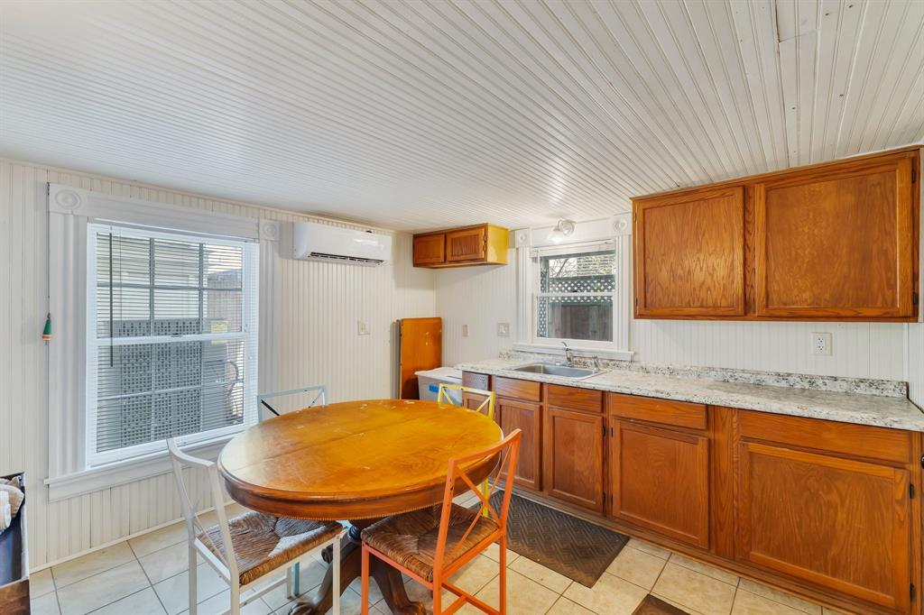 1724 S Ball Street, Galveston, Texas image 18