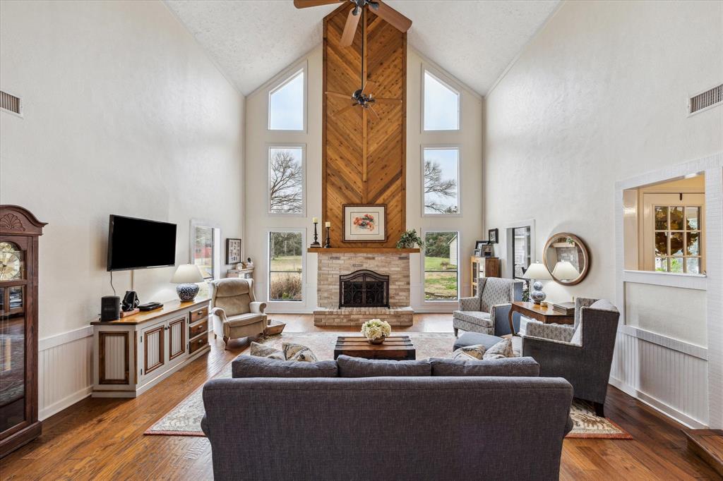 484 High Meadows Road, Bellville, Texas image 4