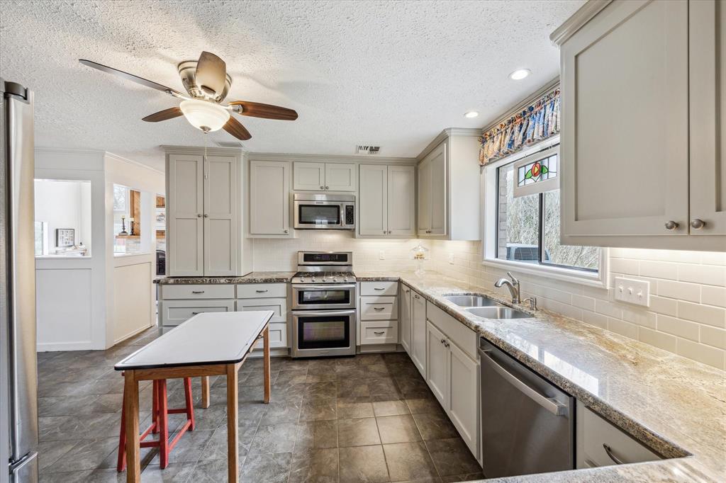 484 High Meadows Road, Bellville, Texas image 8