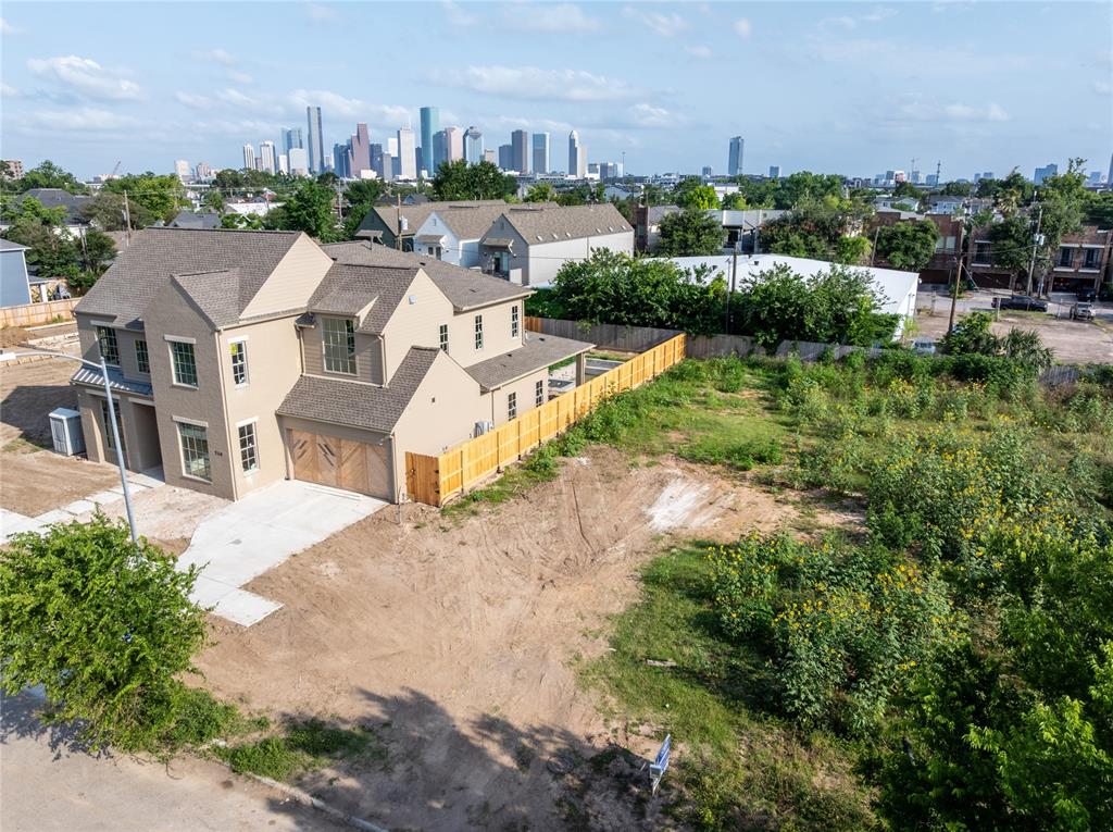 710 E 7th Street, Houston, Texas image 2