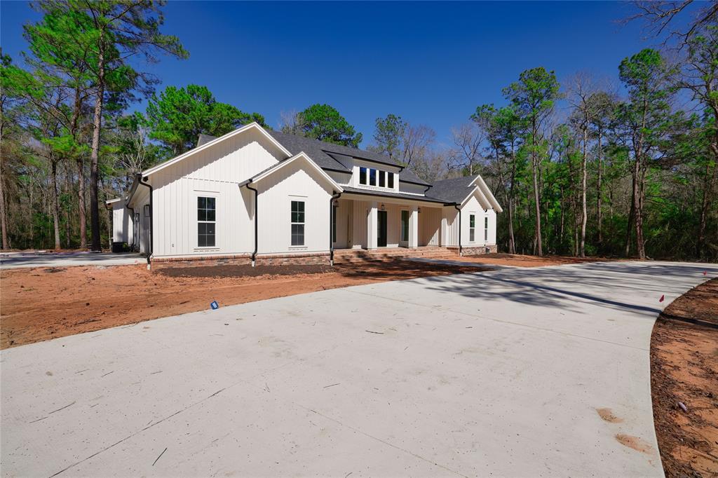 9477 Leeward Cove, Waller, Texas image 2