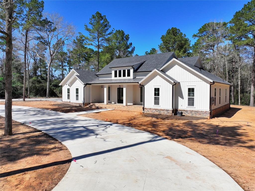 9477 Leeward Cove, Waller, Texas image 3