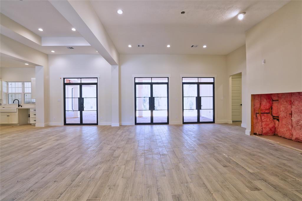 9477 Leeward Cove, Waller, Texas image 7