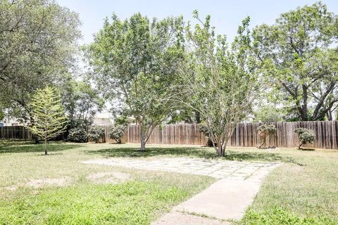 A home in Hallettsville