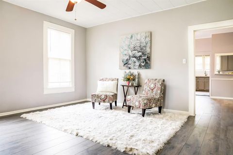 A home in Hallettsville