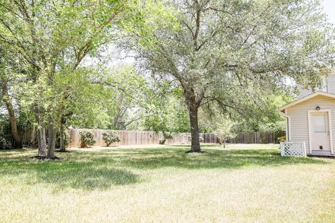 A home in Hallettsville